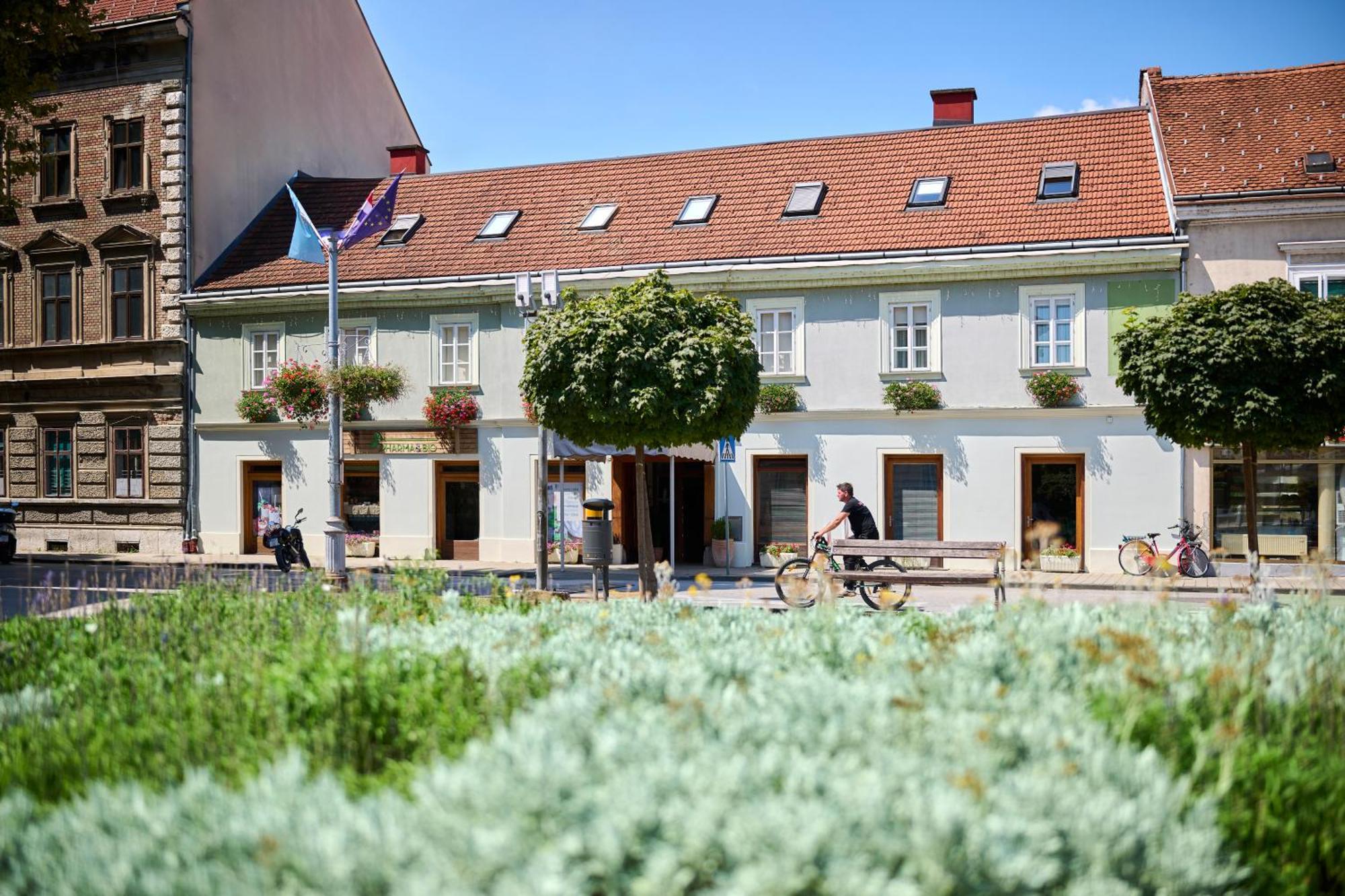 Hotel Kadoor Karlovac Exterior foto